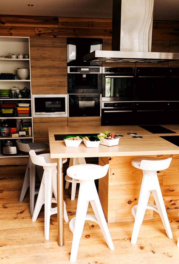 Warm Minimalist Kitchen